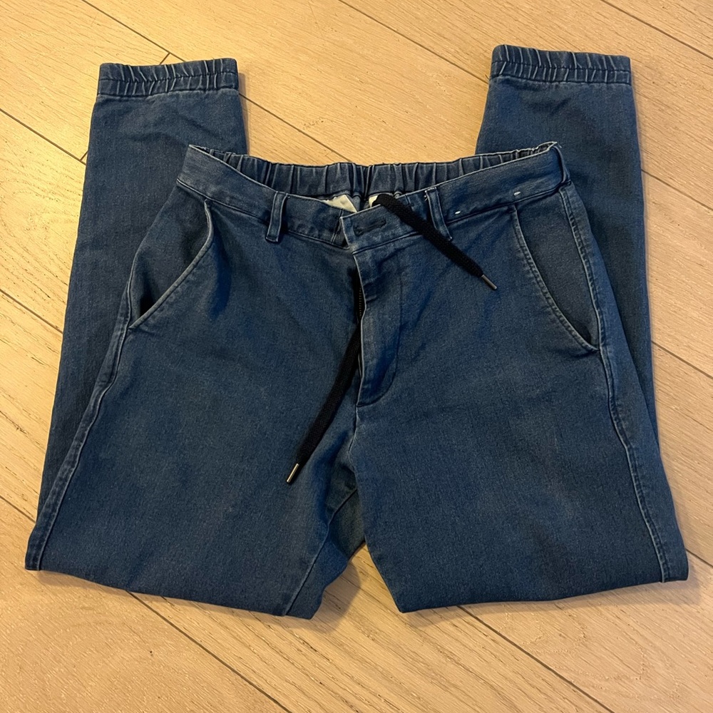 UNIQLO jeans 👖 tight fit